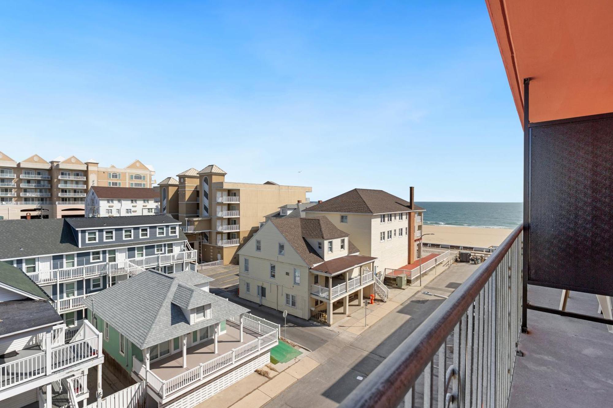Americana Motor Inn On Boardwalk آوشين سيتي المظهر الخارجي الصورة